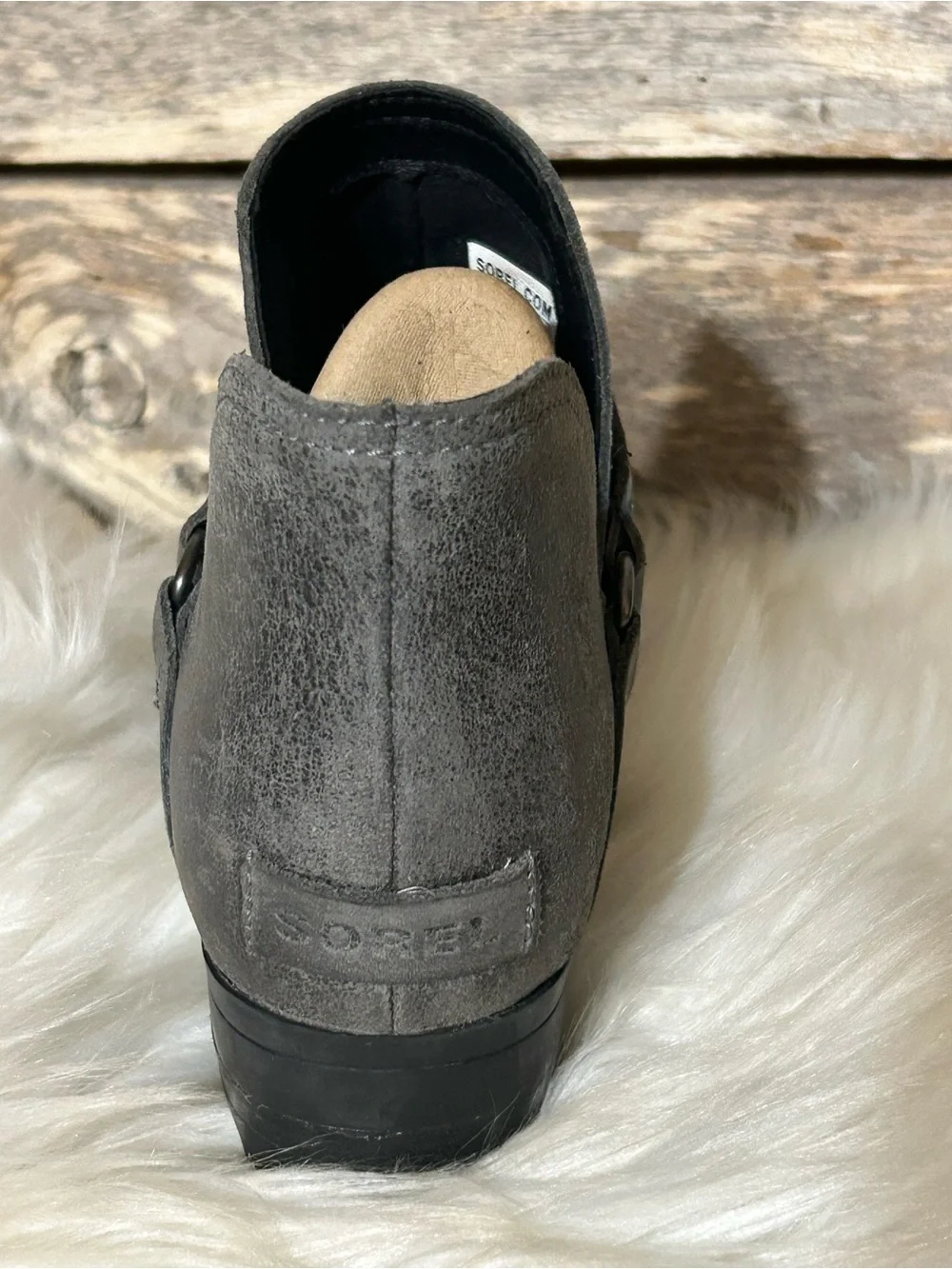 Sorel Lolla II Strap Stud Distressed Boots Size 9